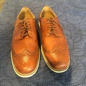Men’s wingtip shoes